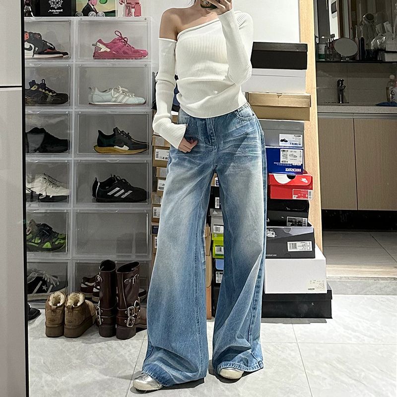 Jean large taille haute délavé, vue de profil