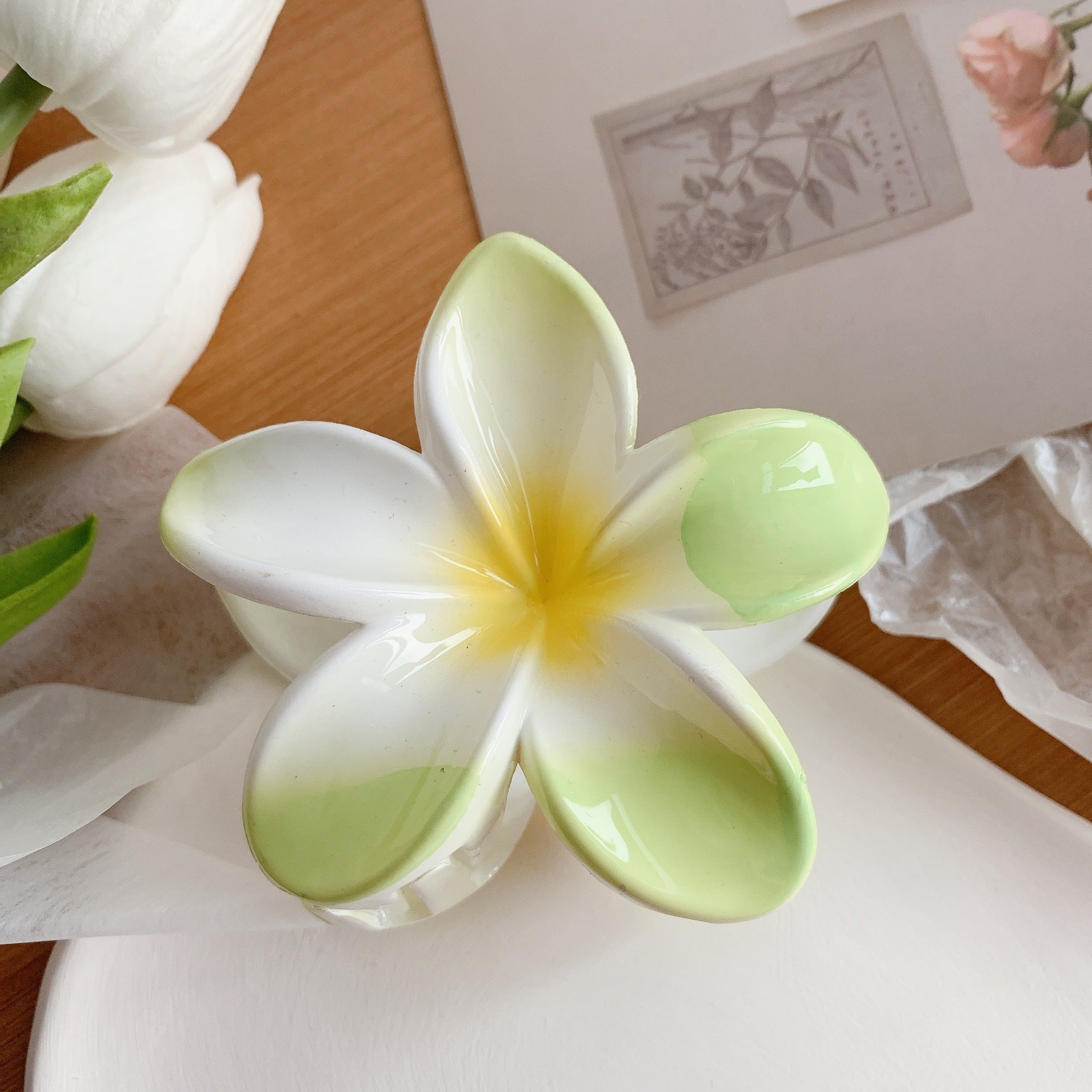 Pince à Cheveux Fleur Plumeria, merch officiel électro DΛЯK.D STORE