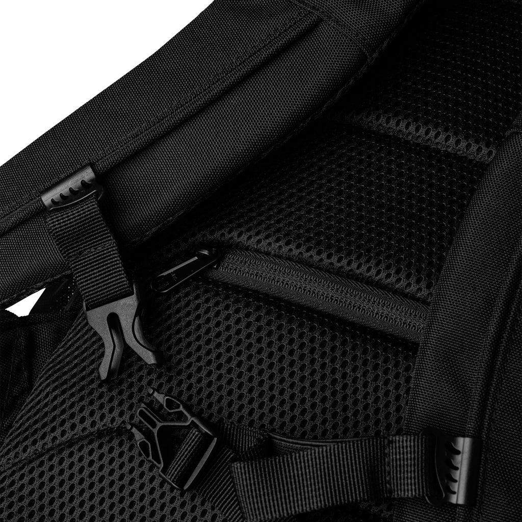 Sac à dos utilitaire noir - détails sangles ajustables